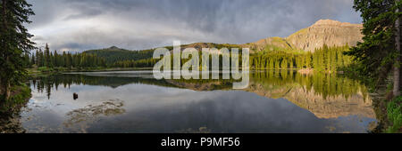 Stürmischen Himmel über Alta See Stockfoto