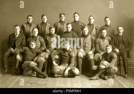 27 1906 Michigan Wolverines Fußball Team Stockfoto