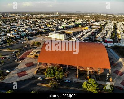 Vista aérea del polifuncional Ana Gabriela Guevara, Centro Ecológico, CEDES y la colonia Cuahutemoc de Hermosillo Foto: (NortePhoto/LuisGutierrez) ... Keywords: dji, Aérea, djimavic, mavicair, Luftbild, Luftaufnahmen, Paisaje Urbano, fotografia, Foto aérea Aérea, urbanístico, Urbano, urban, Plano, arquitectura, arquitectura, Diseño, Diseño arquitectónico, arquitectónico, Urbe, Ciudad, Kapital, Luz de Dia, dia Urbe, Ciudad, Hermosillo, urbane Landschaft, Landschaft urban Stockfoto