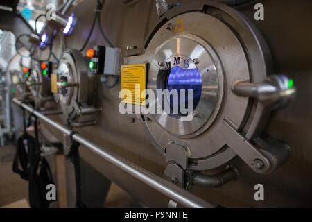 Organic Cotton in einer Textilfabrik, wo organische Baumwolle verwendet wird Kleidung zu machen, Indore, Indien gefärbt. Stockfoto