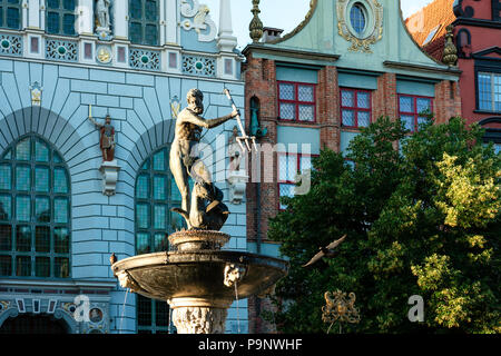 Danzig, Polen - 26. Juni 2018: Brunnen des Neptun in der Altstadt von Danzig in Nahaufnahme. Stockfoto