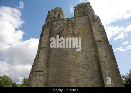 In der Wand der Shap Abtei aus dem 12. Jahrhundert christliche Kloster Kirche des Prämonstratenserordens der Kanoniker mit Turm aus dem 15. Jahrhundert am Ufer des Flusses Crack Stockfoto