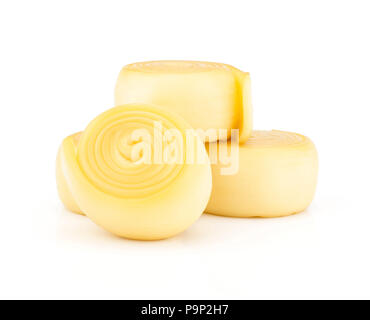 Slowakische geräucherter Käse auf weißem Hintergrund vier Stücke isoliert Stockfoto