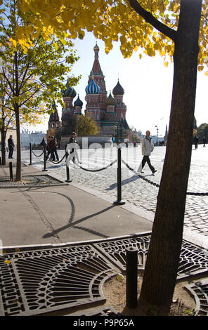 Die Basilius-Kathedrale auf dem Roten Platz in Moskau Russland im Herbst Stockfoto