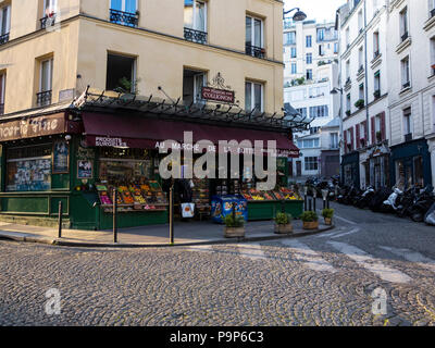 Lebensmittelgeschäft "Au marché de la Butte" in Montmartre, die berühmten erhielt, weil als für "Die fabelhafte Welt der Amélie Poulain' ('Maiso gerufen Stockfoto