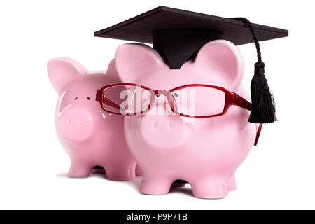 Piggy Bank student Absolvent Graduierung Konzept, Bildung Erfolg, Lehre, Studium, sparschwein mit Brille Stockfoto