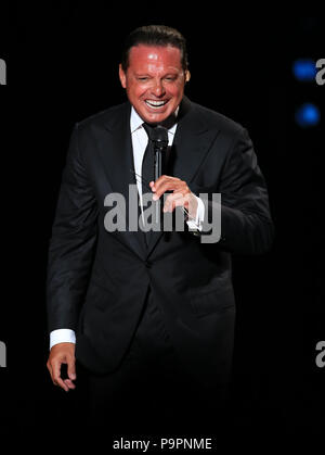 Mexikanische Sänger Luis Miguel bei seinem Konzert in der Mehrzweckhalle, als Teil ihrer Tour namens Déjà vu Stockfoto