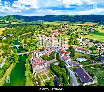 Luftaufnahme des Chateau de Cleron, ein Schloss im Département Frankreichs Stockfoto