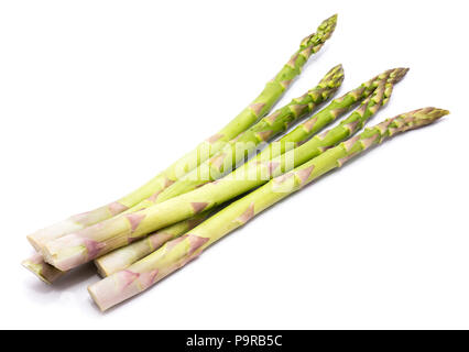 Gruppe von rohem Spargel auf weißem Hintergrund Stockfoto