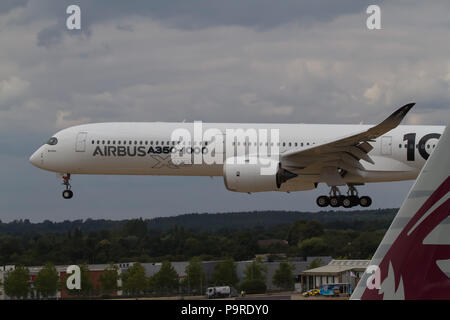 Airbus A350-1000 Anzeigen in Farnborough International Airshow 2018 Stockfoto