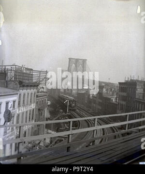 251 Brooklyn Museum - Brooklyn Bridge und erhöhte Straße zu Fulton Fähre - Edgar S. Thomson Stockfoto