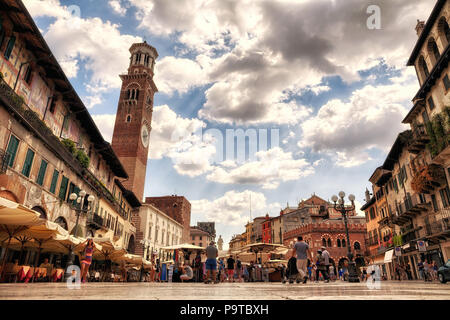 Piazza delle Erbe, Verona - Italien Stockfoto