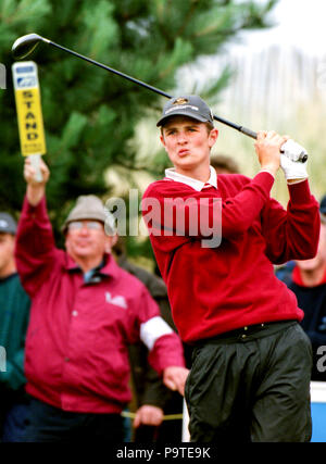 SOUTHPORT, England 16. bis 19. Juli 1998. Englischer Golfspieler Justin Rose in der 1998 British Open Golf Meisterschaften. Als Bewunderer ROSE für 4. Position auf 127 Offene Meisterschaft gebunden, im Royal Birkdale Golf Club in Southport, England statt. 20 Jahre ist er Liebling der 2018 geöffnet an der Carnoustie Championship Course in Schottland zu nehmen. © jayne Russell/Alamy Stock Foto Stockfoto