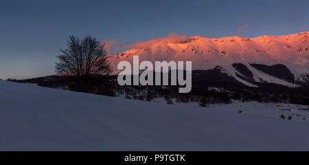 Sonnenuntergang am Passo San Leonardo, Majella. Abruzzen Stockfoto