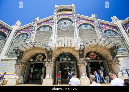 Mercado Central oder Mercat Central ist ein öffentlicher Markt im Zentrum von Valencia, Spanien, und ein Paradebeispiel für Valencia Jugendstil Stockfoto