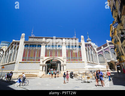Mercado Central oder Mercat Central ist ein öffentlicher Markt im Zentrum von Valencia, Spanien, und ein Paradebeispiel für Valencia Jugendstil Stockfoto