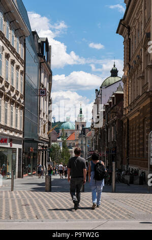 Ljubljana: die Skyline der Innenstadt mit Blick auf die bunten und dekorierte Häuser der Altstadt, Meisterwerke der Architektur im Jugendstil Stockfoto