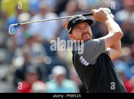 Die USA Jimmy Walker T-Stücken aus dem 3. Tag eines der Open Championship 2018 in Carnoustie Golf Links, Angus. PRESS ASSOCIATION Foto. Bild Datum: Donnerstag, 19. Juli 2018. Siehe PA Geschichte Golf Open. Foto: Richard Verkäufer/PA-Kabel. Einschränkungen: Nur für den redaktionellen Gebrauch bestimmt. Keine kommerzielle Nutzung. Standbild nur verwenden. Die offene Meisterschaft Logo und Link zum Öffnen der Webseite (TheOpen.com) auf der Website veröffentlichen. Stockfoto
