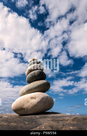 Rock Stapel oder Stapeln auf einem Strand Stockfoto