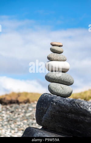 Rock Stapel oder Stapeln auf einem Strand Stockfoto