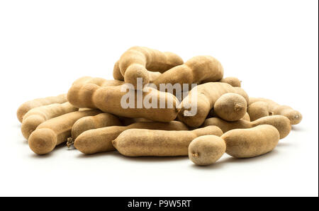 Tamarind indischen Termine auf weißem Hintergrund Stapel Stockfoto