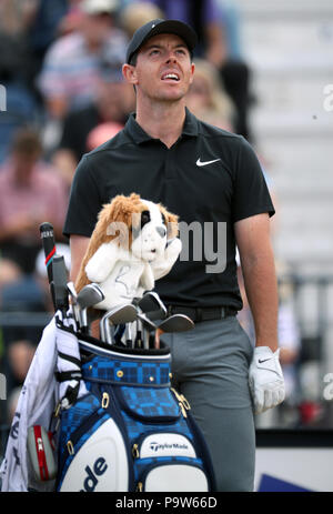 Von Nordirland Rory McIlroy am 3 T-Stück während des Tages eine der Open Championship 2018 in Carnoustie Golf Links, Angus. Stockfoto