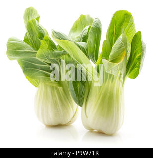 Bok Choy (Pak Choi) zwei frischen Kohl auf weißem Hintergrund Stockfoto