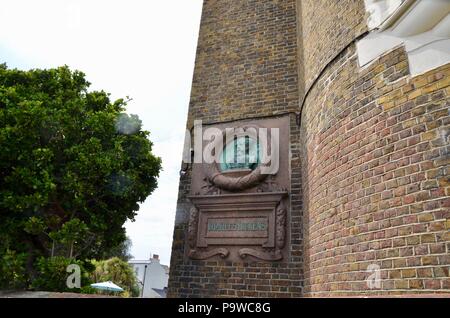 Plakette zu Charles Dickens bei Bleak House Broadstairs Kent uk gewidmet Stockfoto