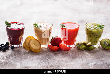 Sortiment von verschiedenen gesunde Smoothies Stockfoto