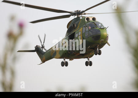 BABADAG, Rumänien - Juni 24, 2018: EIN SA330 Puma Helikopter Teil nimmt an einer militärischen Übung, am 24. Juni. Stockfoto