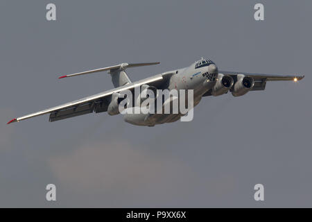 Die Iljuschin IL-76 MD-90 ein Transport Flugzeug (auch bekannt als "Projekt 476") an der Internationalen Luftfahrtausstellung MAKS Schukowski nahe, Russland-2013. Stockfoto