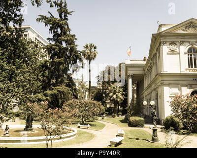 Imposante Sitz von Santiago des Nationalen Kongresses von Chile, im Zentrum von Santiago de Chile, die Hauptstadt und die grösste Stadt in Chile. Bild mit Stockfoto