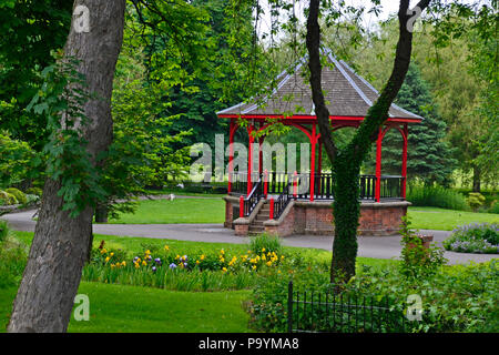 Musikpavillon in der Spaziergänge, historischen Park aus dem 18. Jahrhundert mit Wanderwegen. Kings Lynn, Norfolk, England, Großbritannien Stockfoto