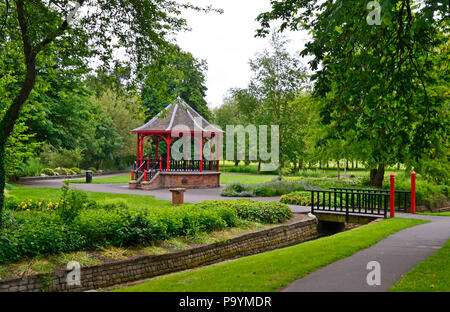 Musikpavillon in der Spaziergänge, historischen Park aus dem 18. Jahrhundert mit Wanderwegen. Kings Lynn, Norfolk, England, Großbritannien Stockfoto