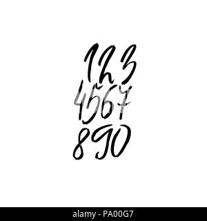 Satz von Kalligrafischen Tinte zahlen. Texturierte trockenen Pinsel Schriftzug. Vector Illustration. Stock Vektor