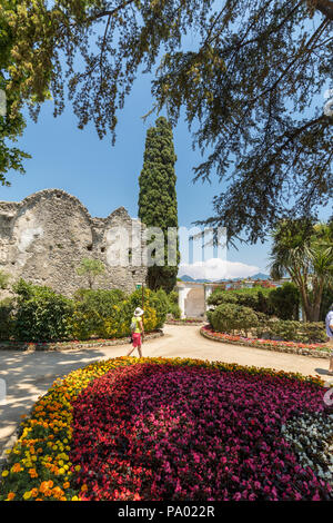 Ravello, Italien - 16. Juni 2017: Garten der Villa Rufolo in Ravello. Amalfiküste Italien Stockfoto