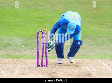 LEEDS, England - Juli 17: MS Dhoni während des 3 Royal London einen Tag Länderspiel zwischen England und Indien bei Headingley Cricket Ground am 17 Juli, 2018 in England. Stockfoto