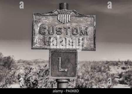 Customs House sign an costolon Historic District in Big Bend National Park in Texas. Historische Grenzübergang. Stockfoto