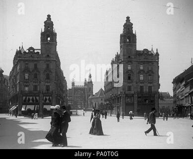 643 Ferenciek tere (Kígyó tér), Klotild paloták, háttérben az épülő Erzsébet híd. 17884 Fortepan Stockfoto