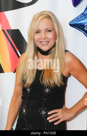 San Dimas, Kalifornien, USA. 18 Juli, 2018. Pamela Shae an den kleinen Stern über dem Regenbogen Charity Konzert im Bonita Theater in San Dimas, Kalifornien statt. Credit: Sheri Determan/Alamy leben Nachrichten Stockfoto