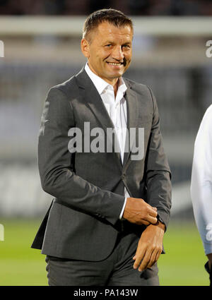 Belgrad. 19. Juli 2018. Die partizan Trainer Miroslav Djukic lächelt während der ersten Ausscheidungsrunde der UEFA Europa League Fußball-Match zwischen Partizan und Rudar in Belgrad, Serbien am 19. Juli 2018. Partizan gewann 3-0. Credit: Predrag Milosavljevic/Xinhua/Alamy leben Nachrichten Stockfoto