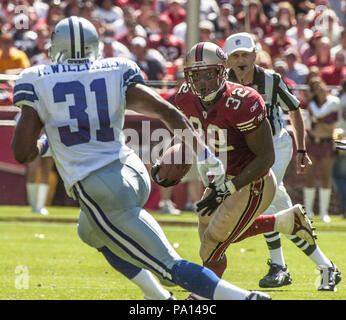 San Francisco, Kalifornien, USA. 25 Sep, 2005. San Francisco 49ers zurück laufen Kevan Barlow (32) am Sonntag, 25. September 2005 in San Francisco, Kalifornien. Die Cowboys besiegten die 49ers 34-31. Credit: Al Golub/ZUMA Draht/Alamy leben Nachrichten Stockfoto