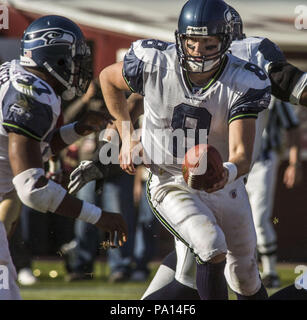 San Francisco, Kalifornien, USA. 20 Nov, 2005. Seattle Seahawks Quarterback Matt Hasselbeck (8) am Sonntag, 20. November 2005 in San Francisco, Kalifornien. Die Seahawks besiegten die 49ers 27-25. Credit: Al Golub/ZUMA Draht/Alamy leben Nachrichten Stockfoto