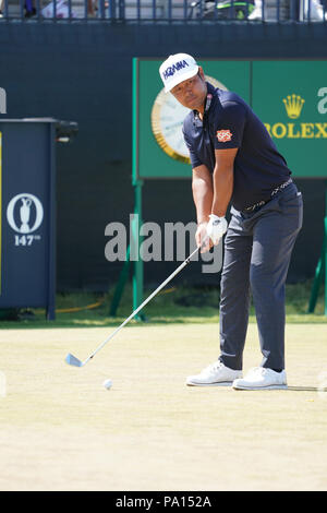 Carnoustie, Angus, Schottland. 19. Juli 2018. Japans Hideto Tanihara zweigt weg während der ersten Runde der 147. Open Golf Championship an der Carnoustie Golf Links in Carnoustie, Angus, Schottland, am 19. Juli 2018. Credit: Koji Aoki/LBA SPORT/Alamy leben Nachrichten Stockfoto