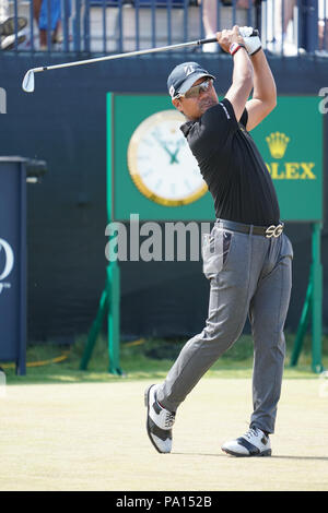 Carnoustie, Angus, Schottland. 19. Juli 2018. Japans Yusaku Miyazato zweigt weg während der ersten Runde der 147. Open Golf Championship an der Carnoustie Golf Links in Carnoustie, Angus, Schottland, am 19. Juli 2018. Credit: Koji Aoki/LBA SPORT/Alamy leben Nachrichten Stockfoto