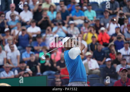 Carnoustie, Angus, Schottland. 19. Juli 2018. Die USA Tiger Woods zweigt weg während der ersten Runde der 147. Open Golf Championship an der Carnoustie Golf Links in Carnoustie, Angus, Schottland, am 19. Juli 2018. Credit: Koji Aoki/LBA SPORT/Alamy leben Nachrichten Stockfoto