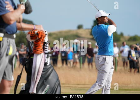 Carnoustie, Angus, Schottland. 19. Juli 2018. Die USA Tiger Woods in der ersten Runde der 147. Open Golf Championship an der Carnoustie Golf Links in Carnoustie, Angus, Schottland, am 19. Juli 2018. Credit: Koji Aoki/LBA SPORT/Alamy leben Nachrichten Stockfoto