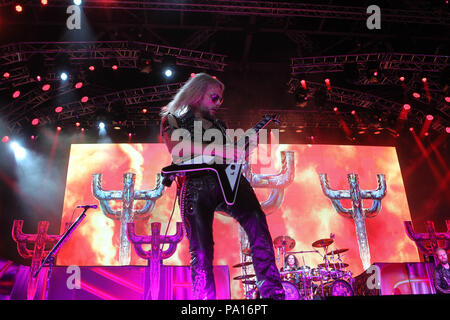 Malakasa, Griechenland. 19. Juli 2018. Gitarrist Richie Falukner, der britischen Band Judas Priest Live auf der Bühne des Terravibe Rockwave Festival im Park 37 km nördlich von Athen. Credit: aristidis Vafeiadakis/ZUMA Draht/Alamy leben Nachrichten Stockfoto