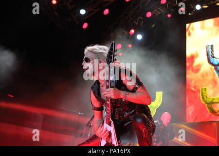 Malakasa, Griechenland. 19. Juli 2018. Gitarrist Richie Falukner, der britischen Band Judas Priest Live auf der Bühne des Terravibe Rockwave Festival im Park 37 km nördlich von Athen. Credit: aristidis Vafeiadakis/ZUMA Draht/Alamy leben Nachrichten Stockfoto