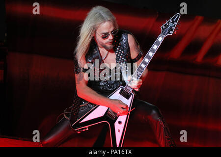 Malakasa, Griechenland. 19. Juli 2018. Gitarrist Richie Falukner, der britischen Band Judas Priest Live auf der Bühne des Terravibe Rockwave Festival im Park 37 km nördlich von Athen. Credit: aristidis Vafeiadakis/ZUMA Draht/Alamy leben Nachrichten Stockfoto